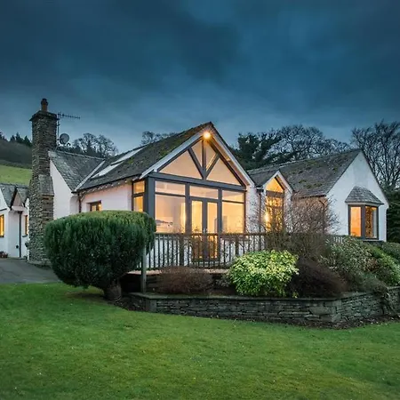 度假居 Luxurious Holiday At Waterhead With Garden 安布尔塞德