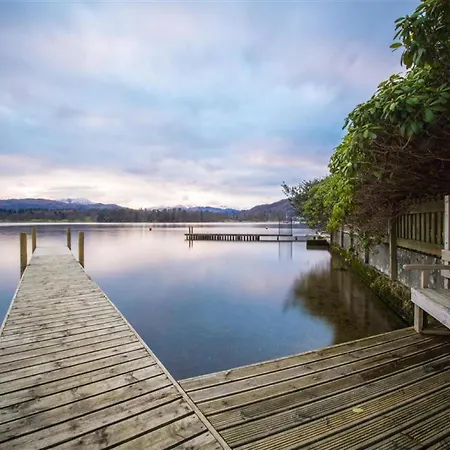 Luxurious Holiday At Waterhead With Garden 度假居