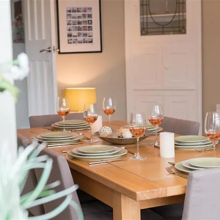 Luxurious Holiday At Waterhead With Garden * 安布尔塞德